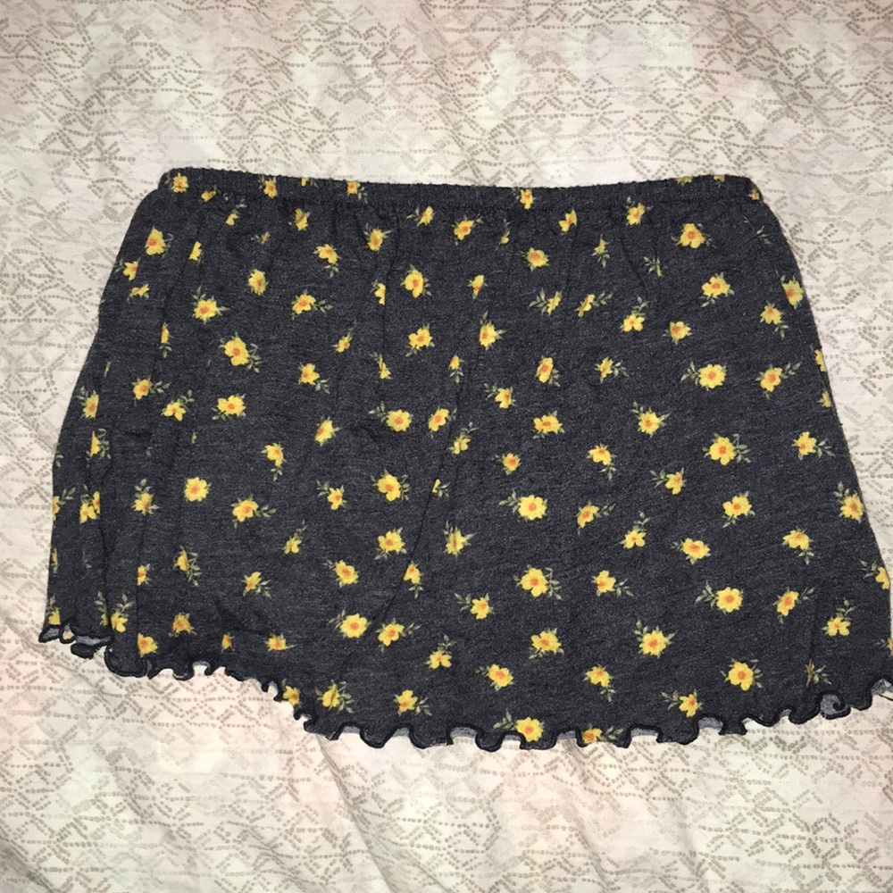 AE Ruffle Tube Top - Picture 2 of 3